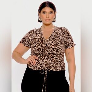 RETAIL THERAPY RUCHED SHORT SLEEVE TOP – TAN/MULTI – FASHIONNOVA CURVE (SIZE 3X)